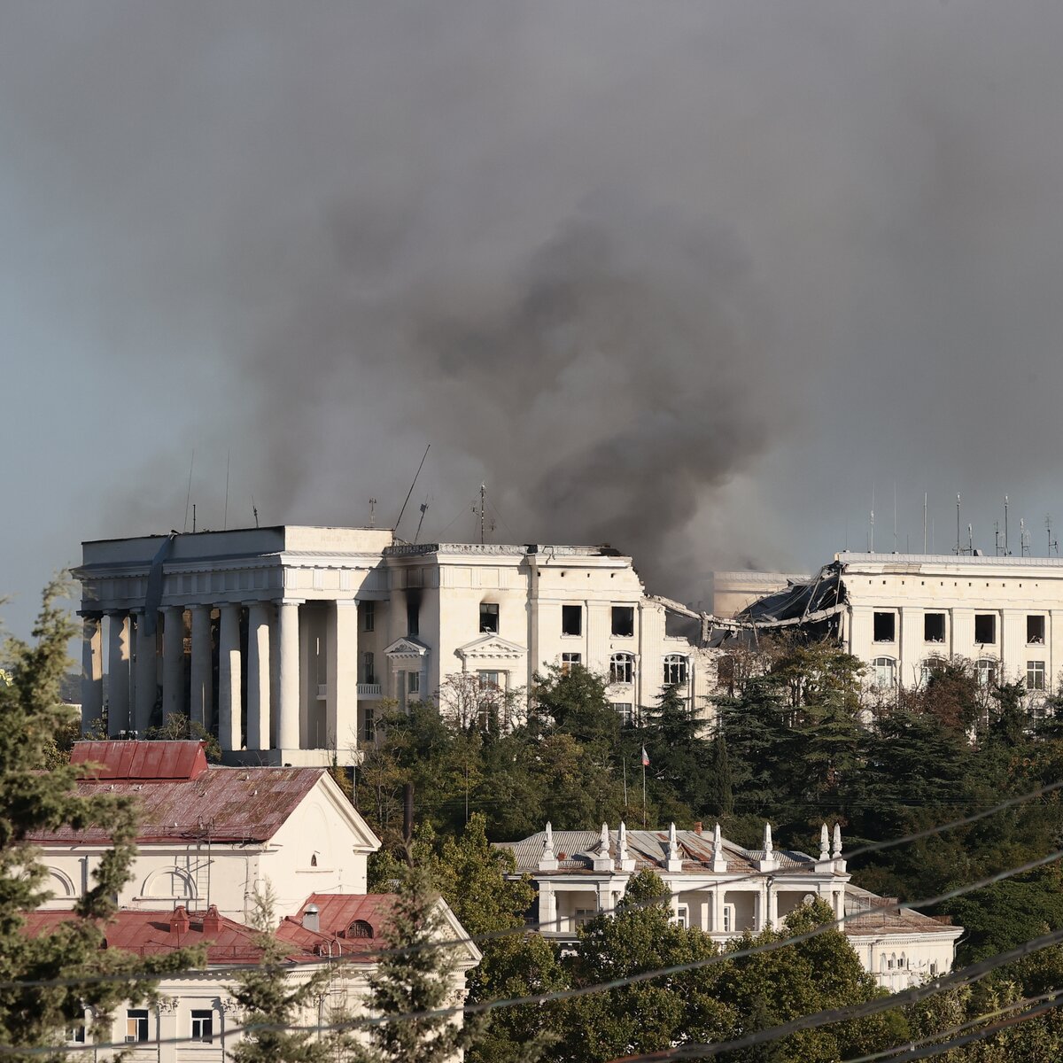 Окна 10 домов выбиты после ракетной атаки на штаб ЧФ в Севастополе – Москва  24, 22.09.2023