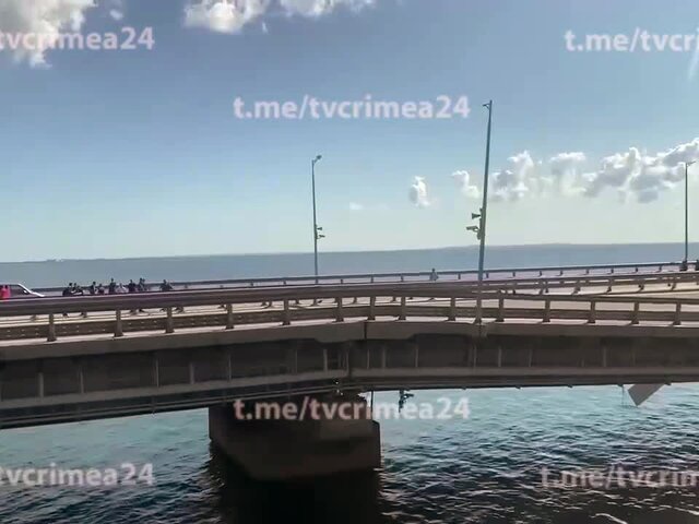 Опубликованы кадры затора, образовавшегося со стороны Крыма из-за ЧП на мосту