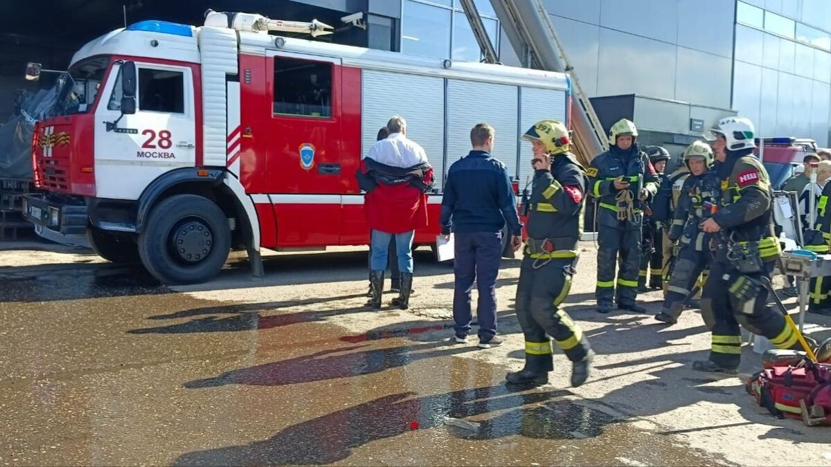 Число погибших после прорыва трубы в ТЦ 