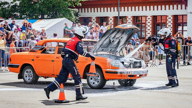 Фото спасатель пожарный