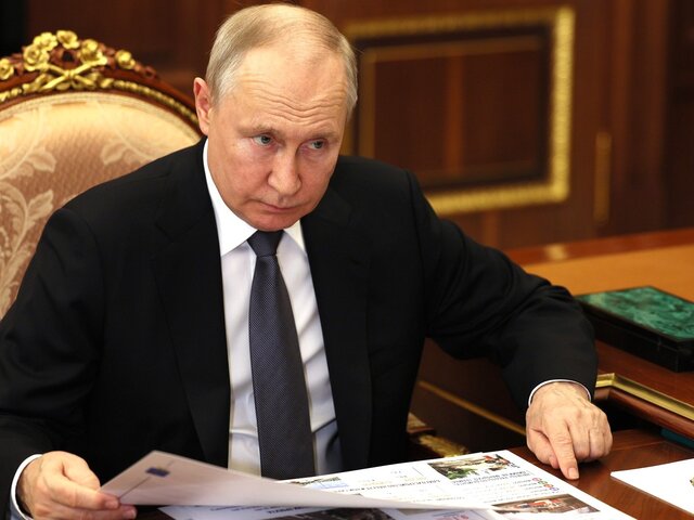 Песков заявил, что Путин не обсуждал цены на топливо на совещании по экономике
