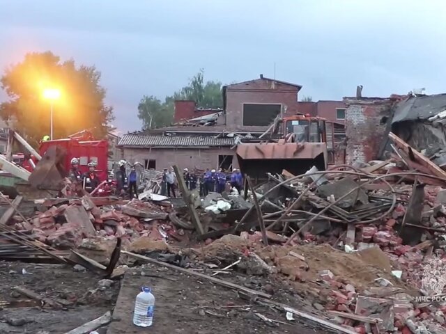 Сотрудники МЧС разобрали 170 кубометров разрушенных конструкций в Сергиевом Посаде