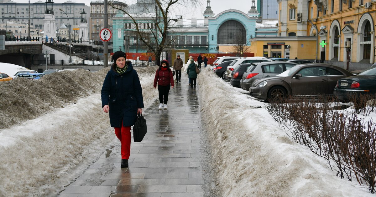 Теплый февраль 2024 года. Москва в феврале. Февральская Москва. Лужи в Москве. Теплый февраль в Москве 2022.