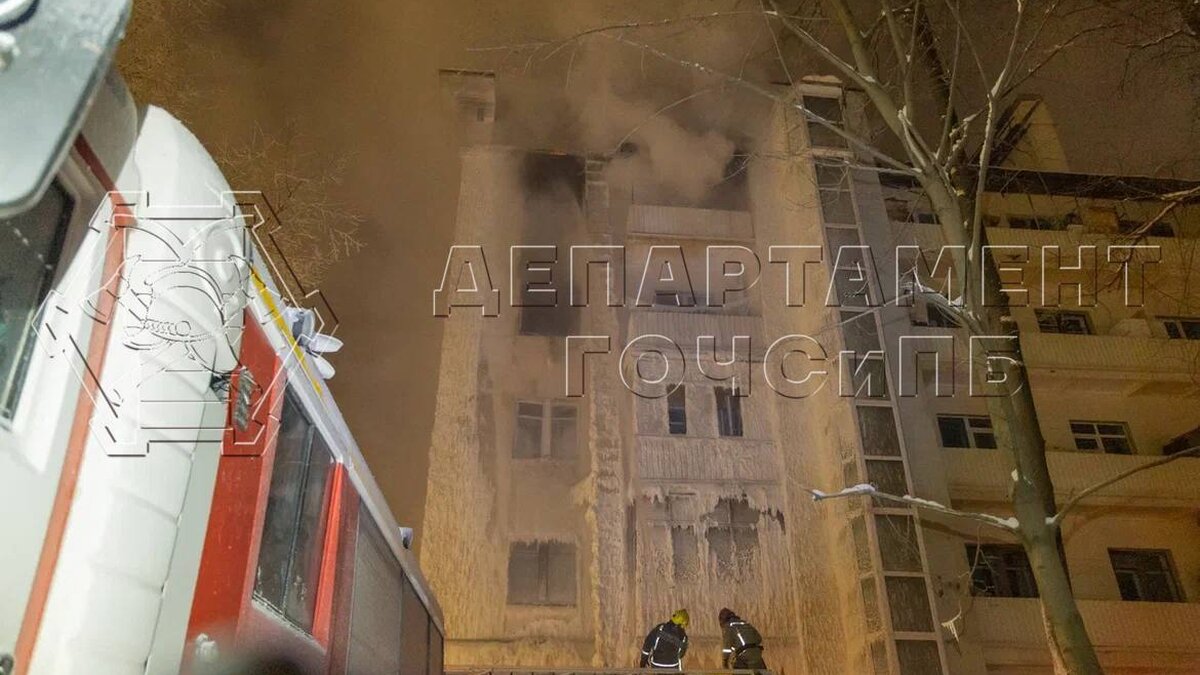 Пожарные тушат возгорание в жилом доме на севере Москвы – Москва 24,  08.01.2024