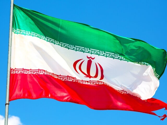 В Иране над мечетью Джамкаран подняли красный флаг – СМИ