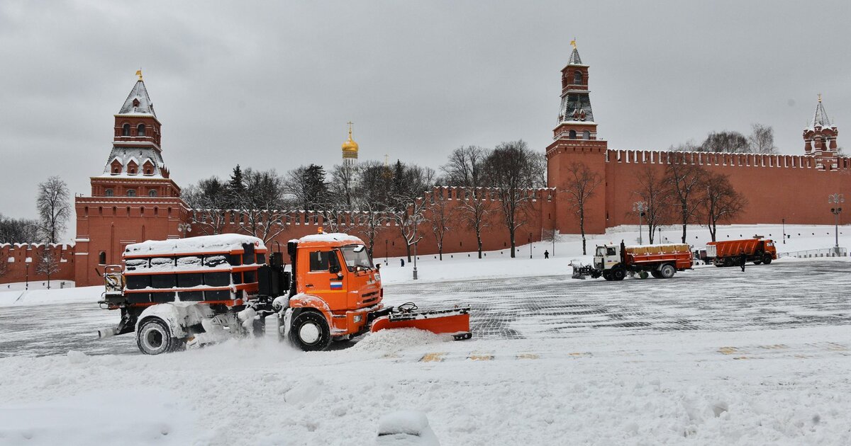 В москве выпал снег