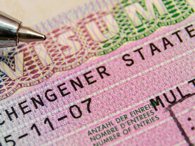 Румыния и Болгария начнут выдавать шенгенские визы – СМИ