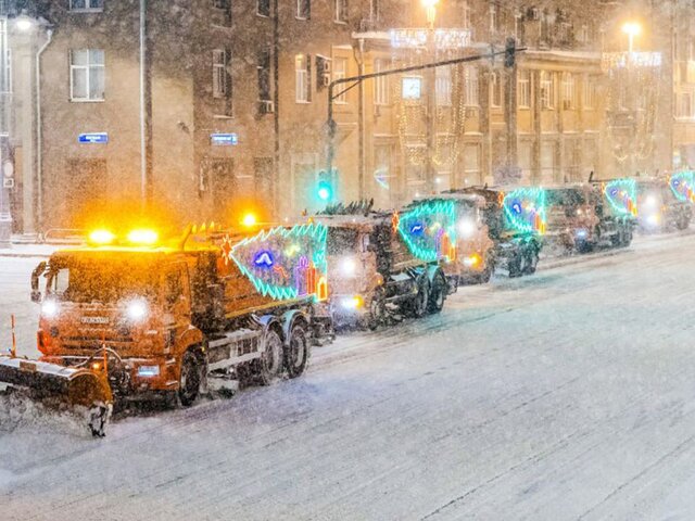 Более 150 тыс человек привлекли к ликвидации последствий снегопада в Москве