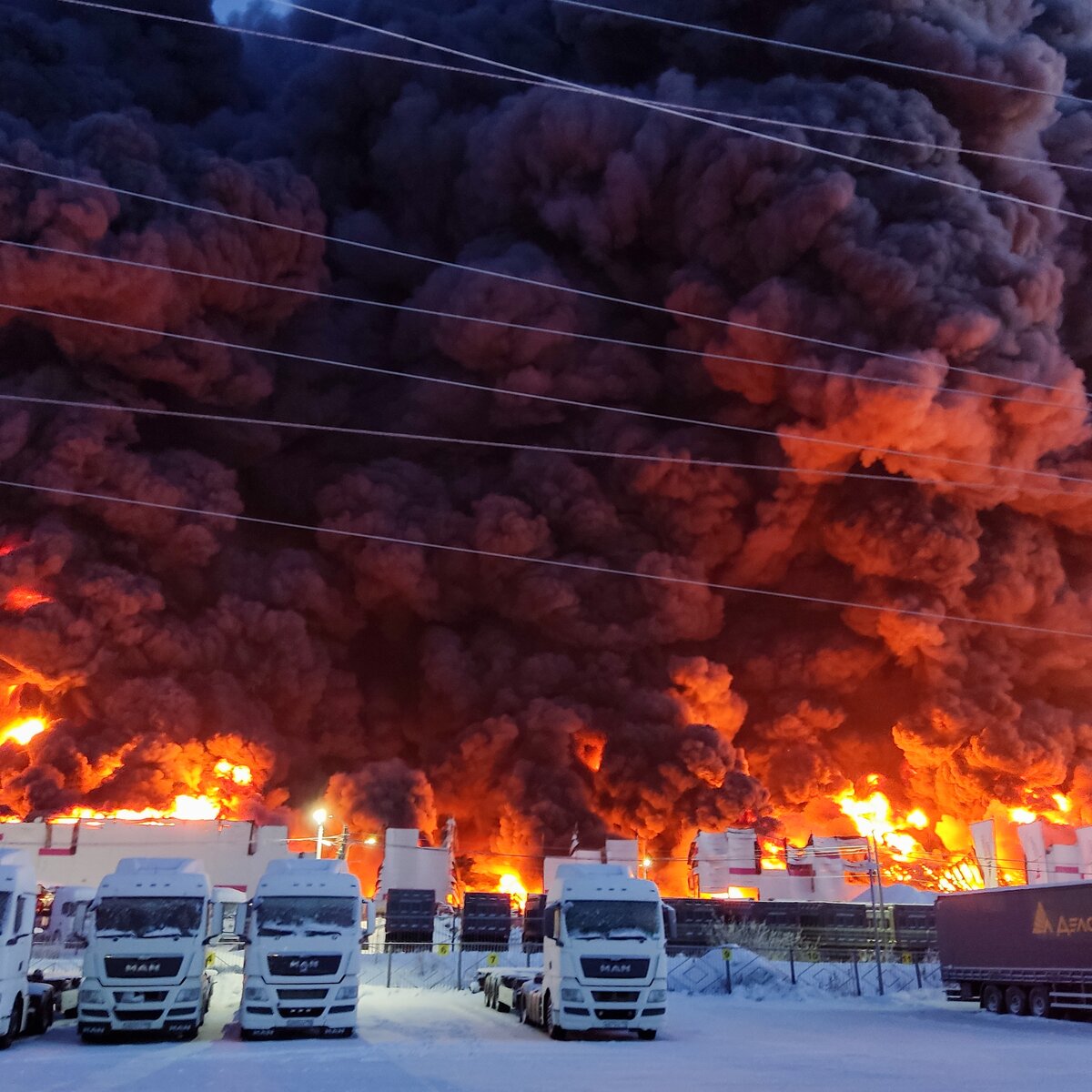 Крупный пожар вспыхнул на складах в Петербурге – Москва 24, 13.01.2024