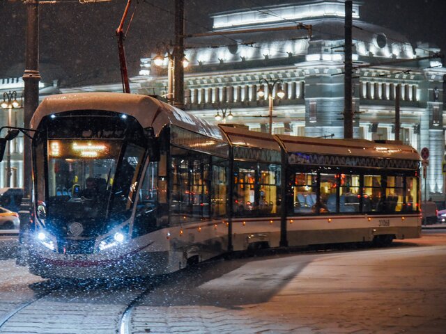 Трамваи задерживаются на улице Енисейской в Москве