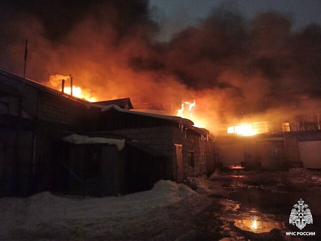 Пожар произошел на территории мясоперерабатывающего завода в подмосковном Пушкине