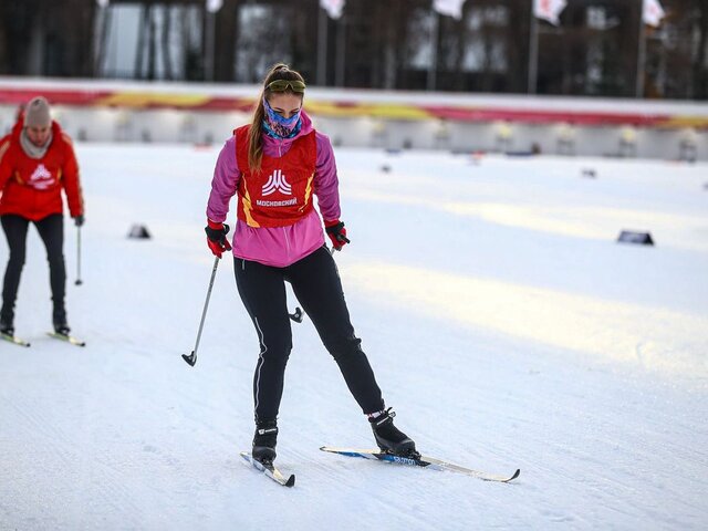 Коньки, лыжи или фитнес: как провести День зимнего спорта в Москве