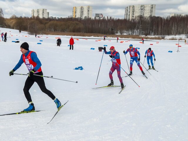 В Москве прошли главные соревнования сезона для любителей беговых лыж