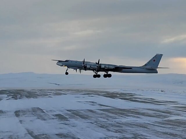 Российские Ту-95 пролетели над Баренцевым и Норвежским морями