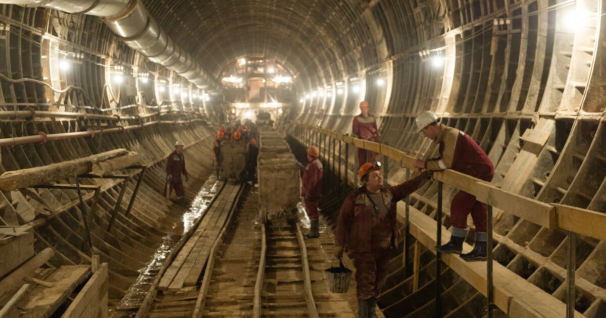 Работа станций метро. Станция Кожуховская метро Метрострой. Открытые перегоны Московского метро. Первый участок Московского метрополитена. Калининская линия тоннель.