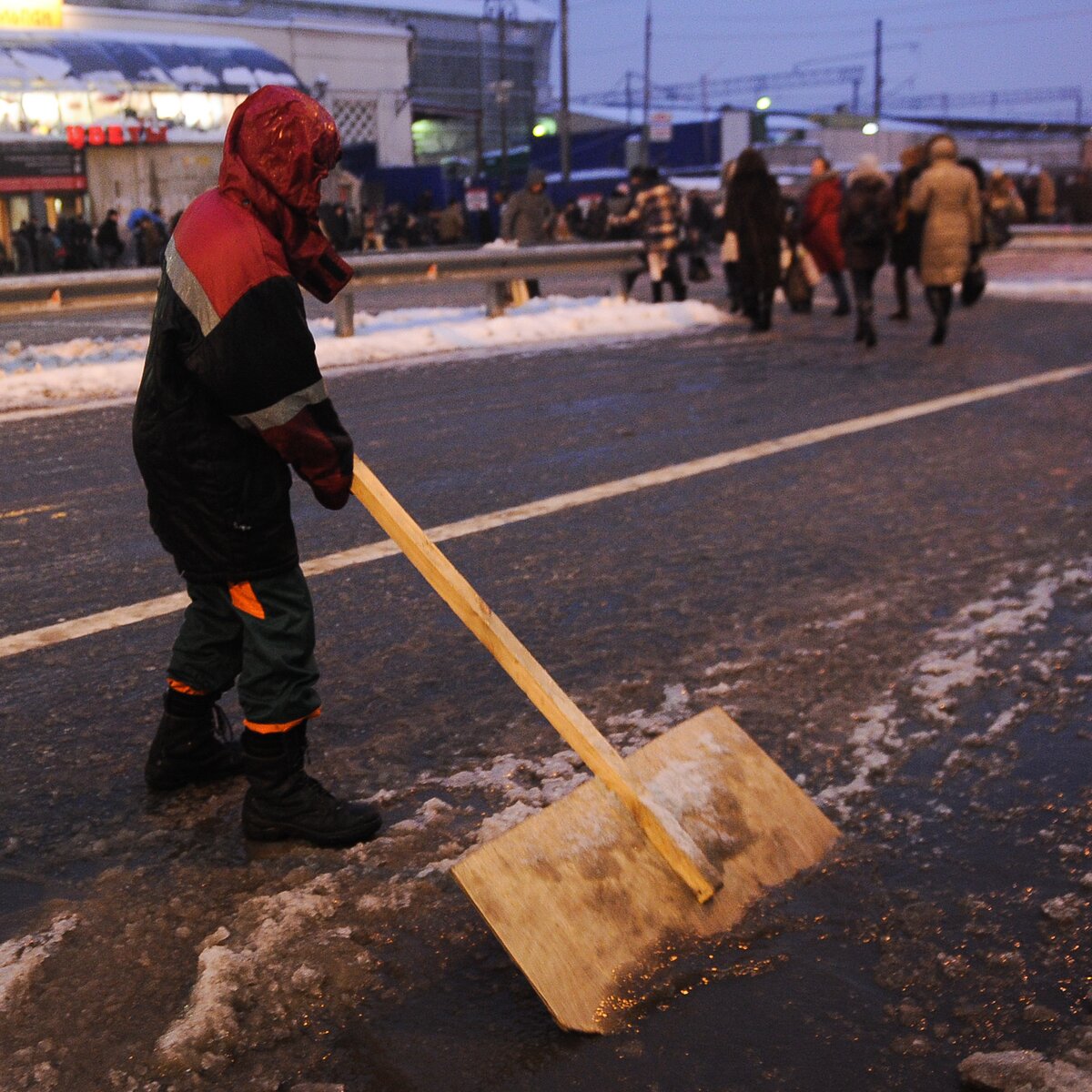 Профессия дворника набирает популярность в столице – Москва 24, 28.01.2015