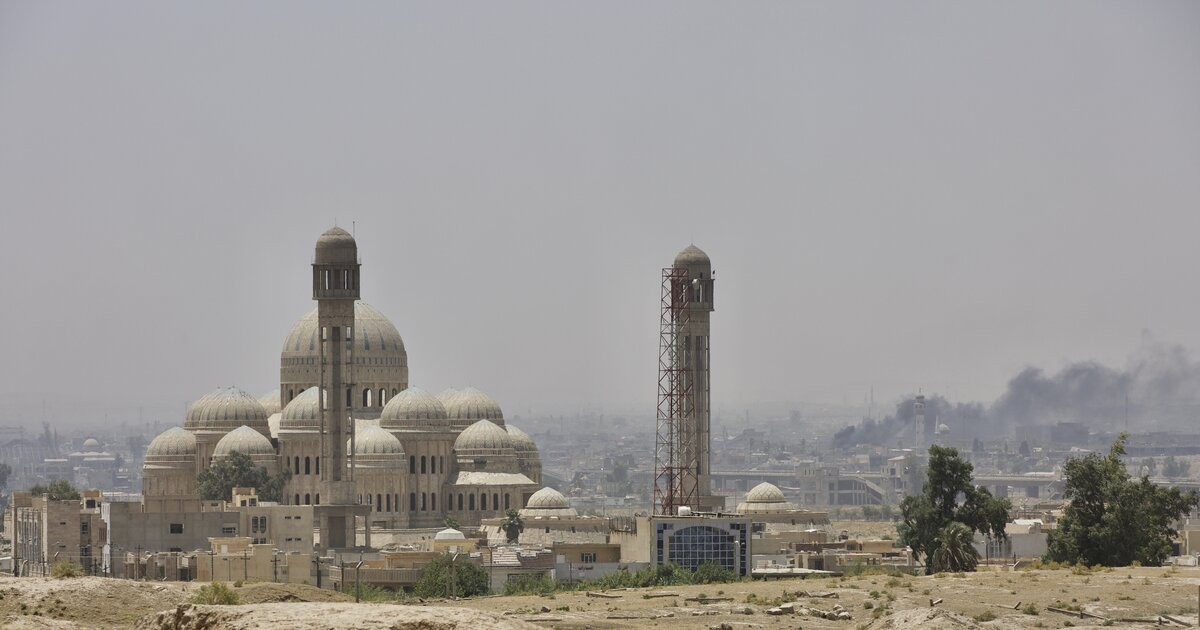 Москва ирак. Город Мосул в Ираке мечеть. Mosul Grand Mosque достопримечательности Ирака. Ирак заброшенная мечеть. Особенности иракских мечетей.