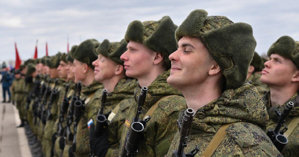 Восстановление военного. Военнослужащие в обществе. Как получить военный. Воинский учет через МФЦ. Военный оживленный.