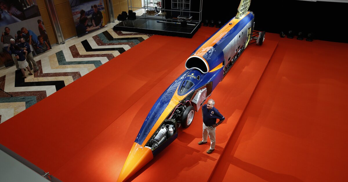 Машина Bloodhound SSC