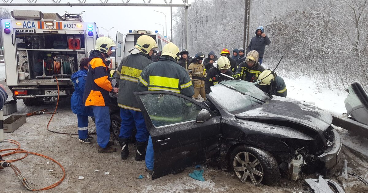 Дтп в москве сегодня. Вчерашняя авария на МКАДЕ В Москве.