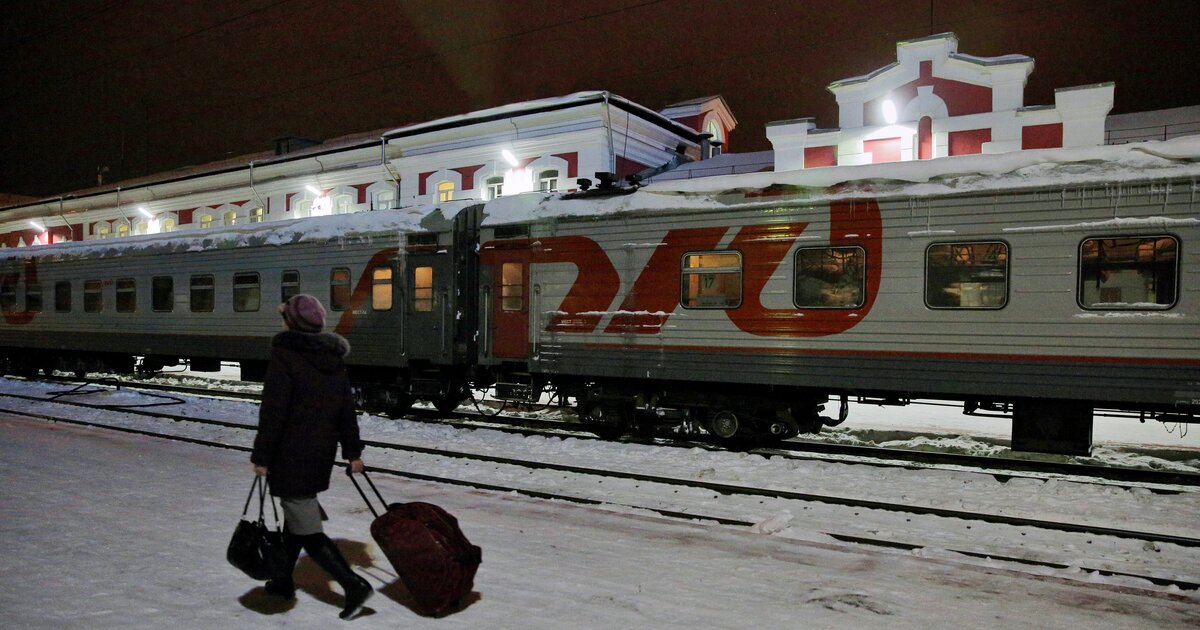 Сайт ржд следование поездов. Поезд 151 Москва Санкт-Петербург. Поезд Москва Париж. Поезд 542м. Поезд 1005.