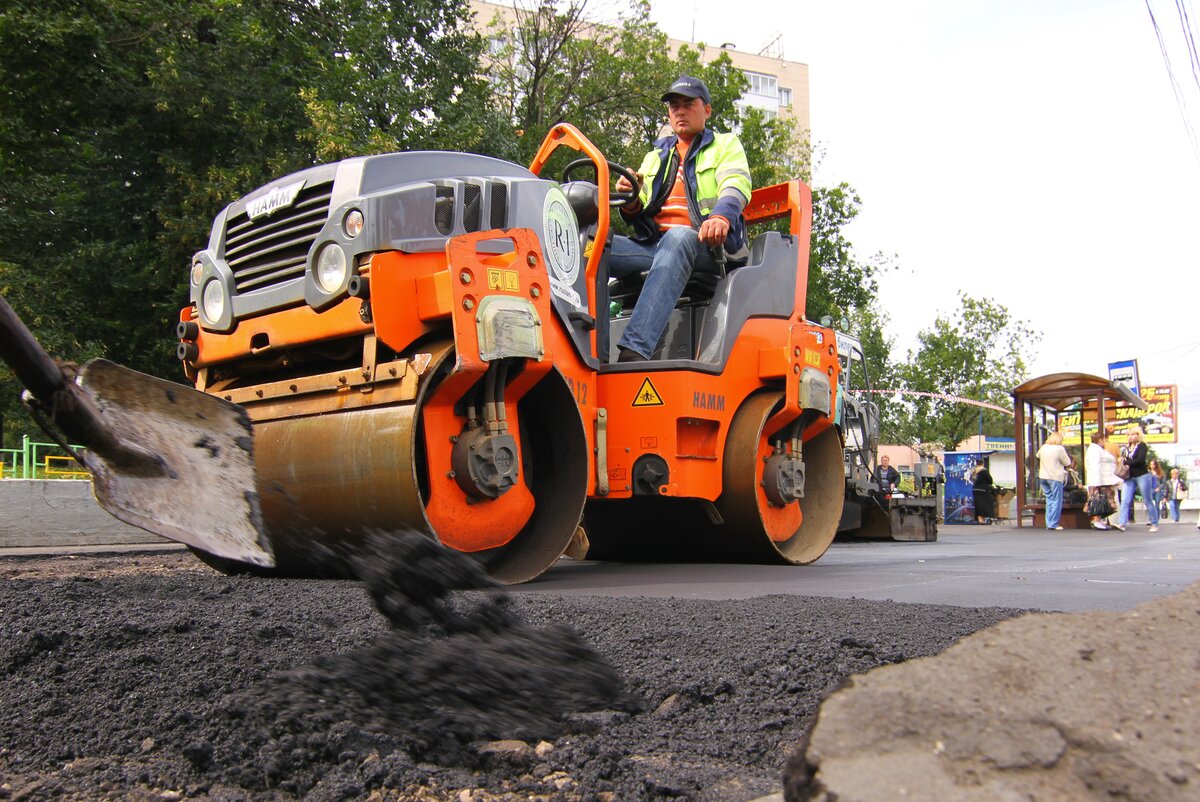 Как асфальтируют дороги: ямы и ГОСТы – Москва 24, 28.05.2013