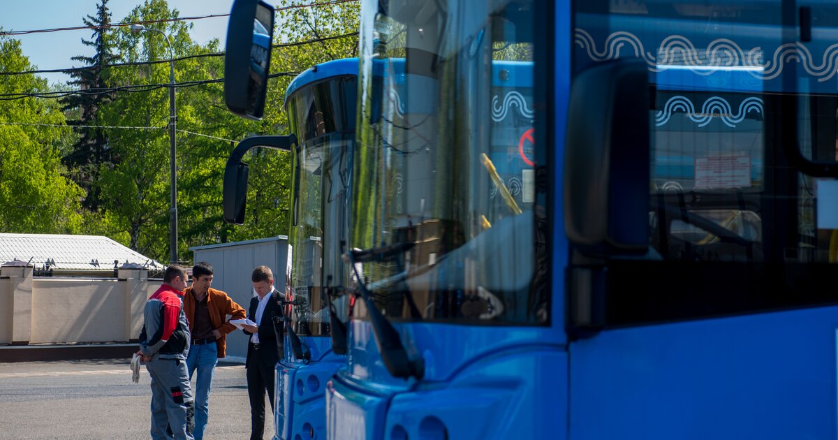 Новопеределкино переделкино автобус. Автобусный парк в Новопеределкино. Автобус 507 Москва. Автобус 5 Москва Переделкино.