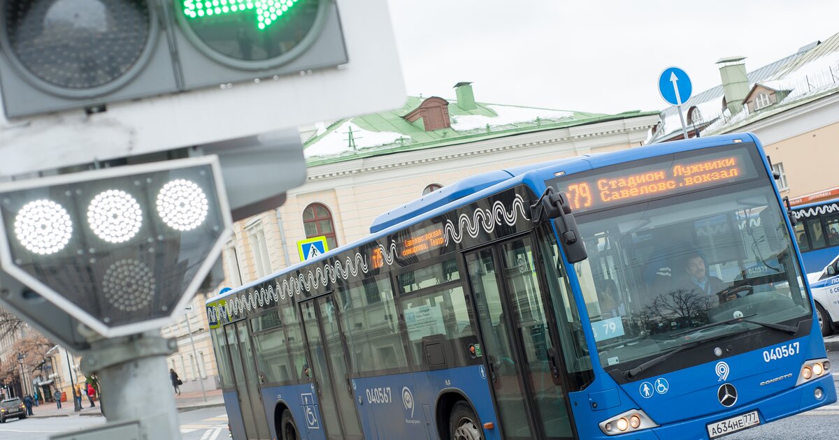 Транспорт москва в режиме реального времени. МАЗ 206 Мосгортранс. 18 Парк Мосгортранс. Наземный городской пассажирский транспорт Москвы. Реклама Мосгортранс.